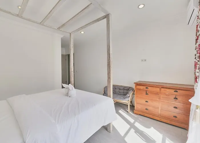 3br Tropical Modern Minimalist In Near Cafes Villa
