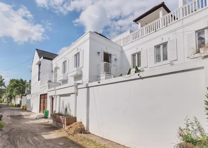 Villa 3br Tropical Modern Minimalist In Near Cafes Seminyak
