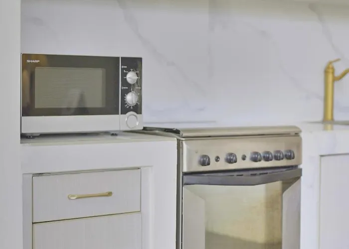 3br Tropical Modern Minimalist In Near Cafes