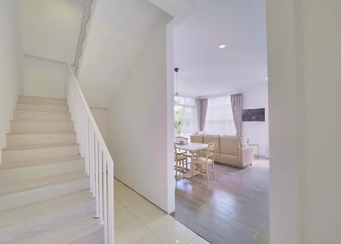3br Tropical Modern Minimalist In Near Cafes Villa