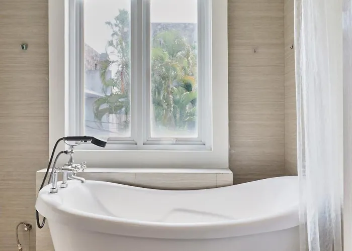 3br Tropical Modern Minimalist In Near Cafes Villa *