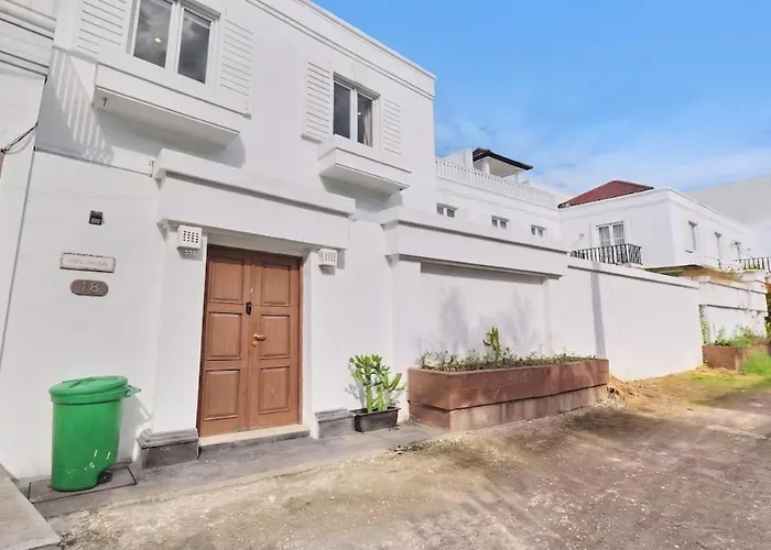 Villa 3br Tropical Modern Minimalist In Near Cafes Seminyak